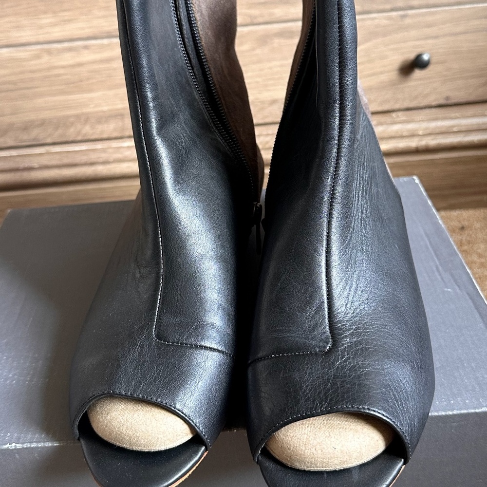 Tsubo open toe ankle leather booties 38.5 size
